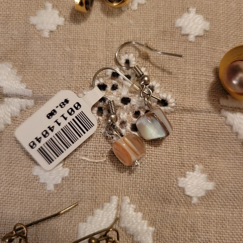 Earring Bundle - Picture 4 of 7